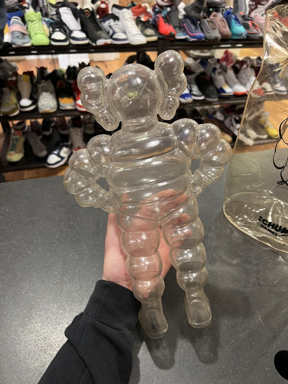Kaws 2002 Kaws Chum Clear 841/1000 limited collectible figure Size ONE SIZE - 6 Thumbnail