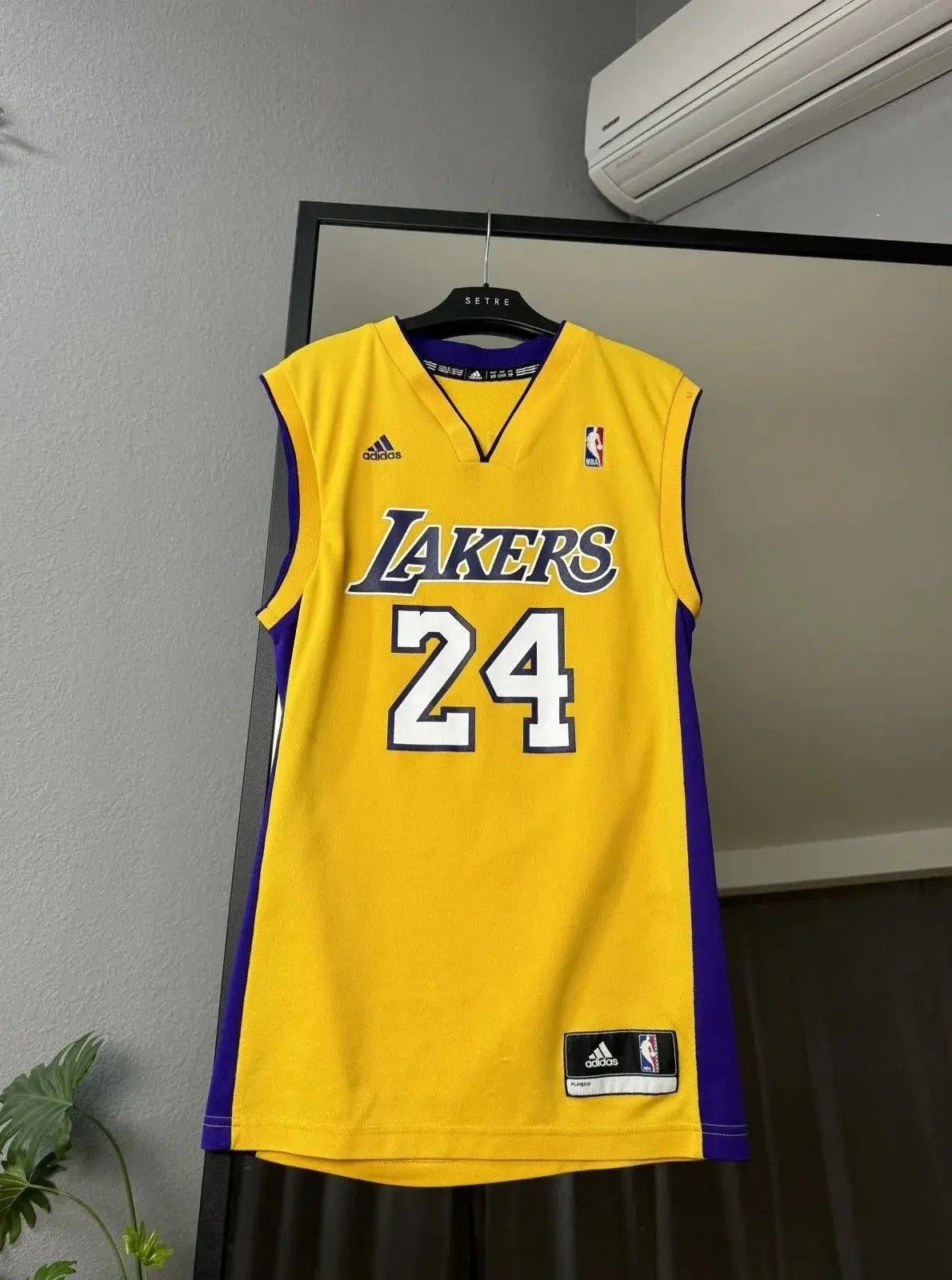 NBA × Vintage Kobe Bryant Los Angeles Lakers adidas Swingman Home Jersey Size US S / EU 44-46 / 1 - 11 Thumbnail