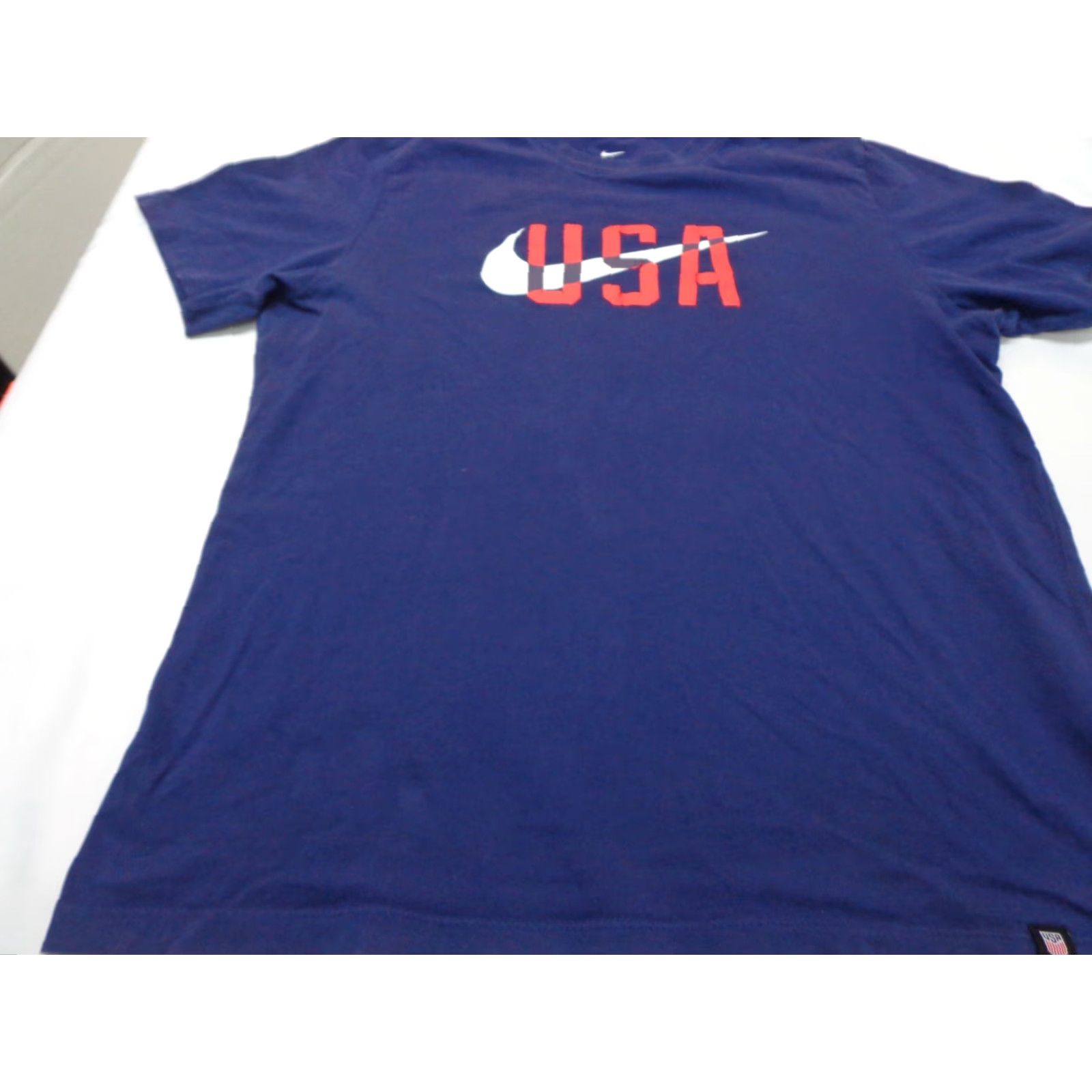 Nike Nike USA Blue Crew Neck Short Sleeve T Shirt Large Men Sports Graphic Vintage: No Flaws Size US L / EU 52-54 / 3 - 4 Thumbnail