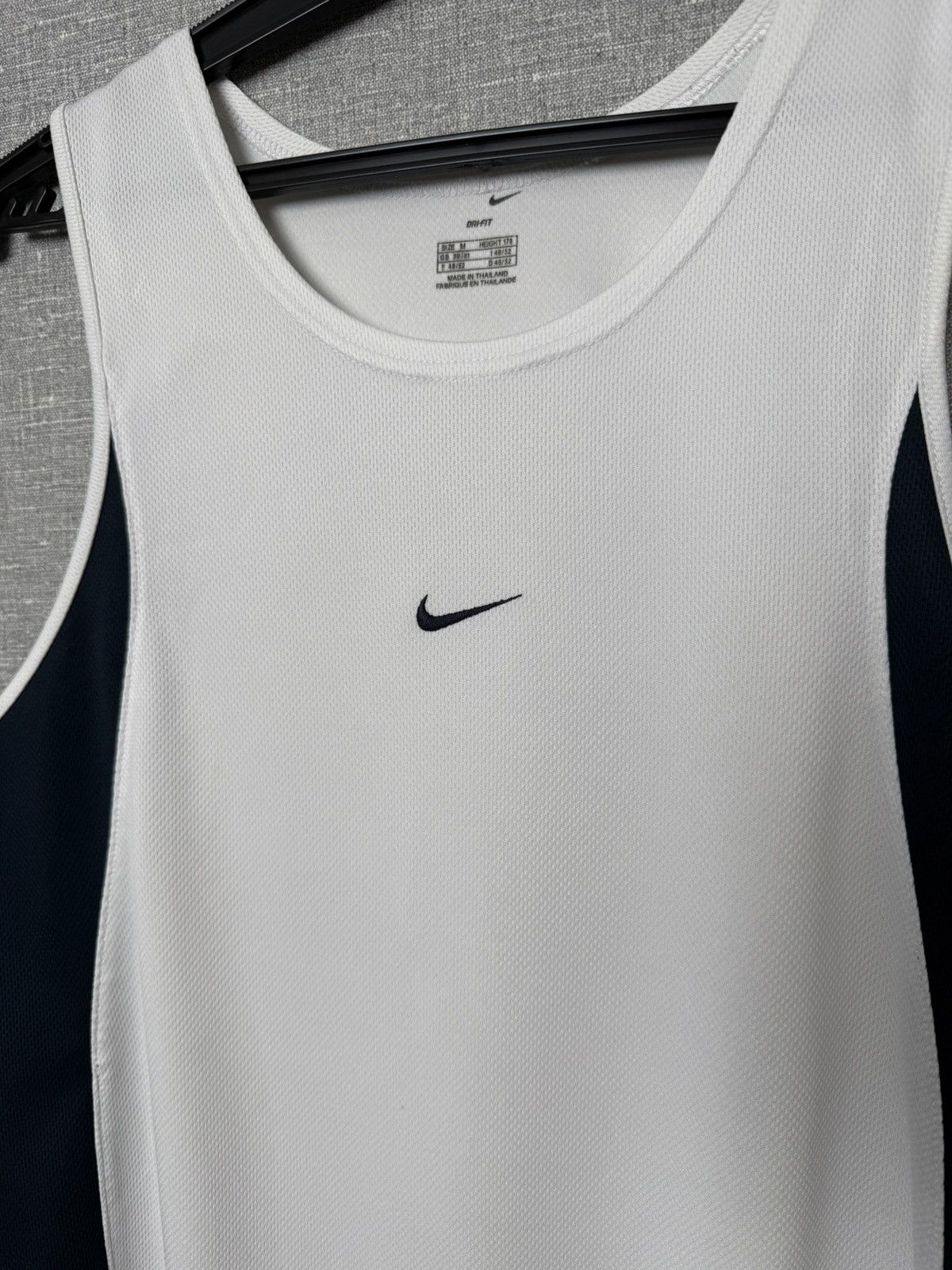 Nike Vintage Nike Embroidered Center Swoosh Logo Dry-Fit Tank Top Size US M / EU 48-50 / 2 - 3 Thumbnail