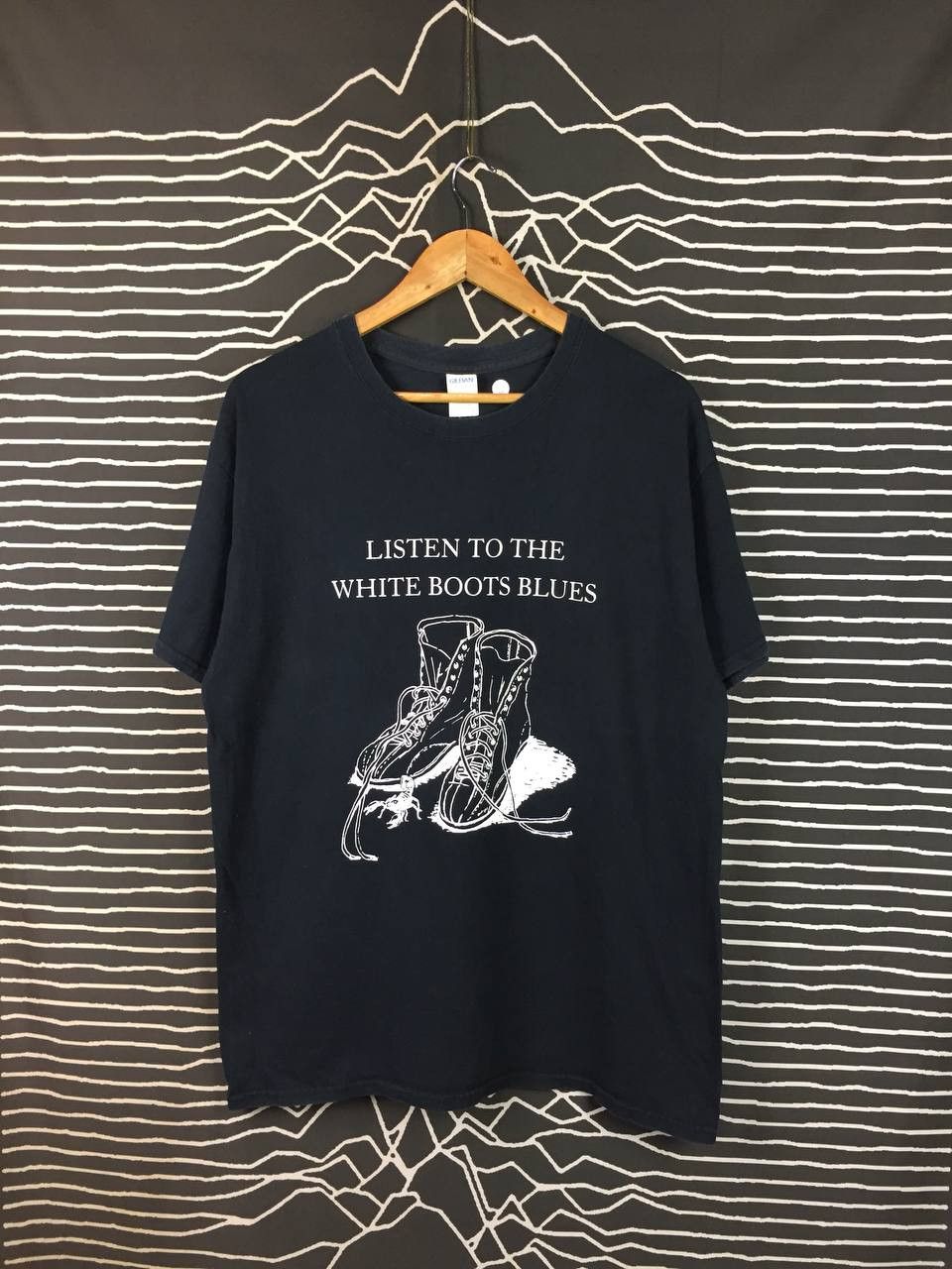Japanese Brand DEPT White Boots Blues Riki Choshu Japan Wrestling Merch Tee Size US L / EU 52-54 / 3 - 2 Thumbnail
