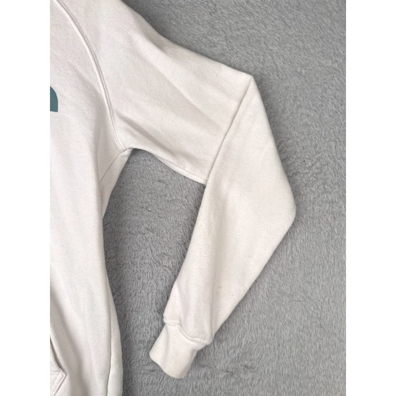 The North Face VINTAGE The North Face Hoodie Womens XS White Pullover Logo Pocket Hooded Crew Neck Size XS / US 0-2 / IT 36-38 - 2 Thumbnail
