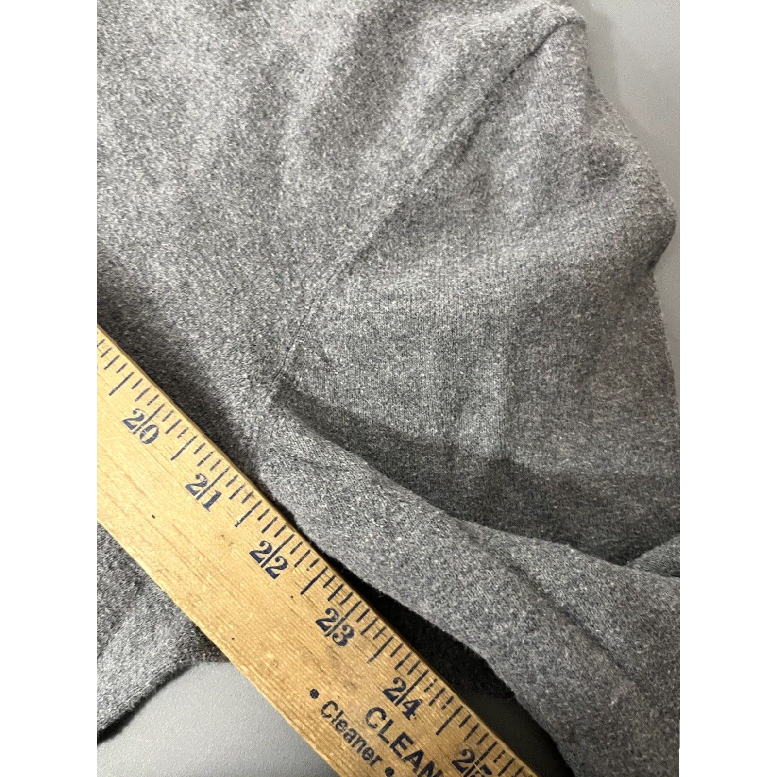 Gap Gap Sweater Men Large Gray V-Neck Pullover Sweatshirt, Cotton Blend, Logo, Casual Knit, Regular Fit, Vintage No, Gap Brand, inetic 90s? Size US L / EU 52-54 / 3 - 5 Thumbnail