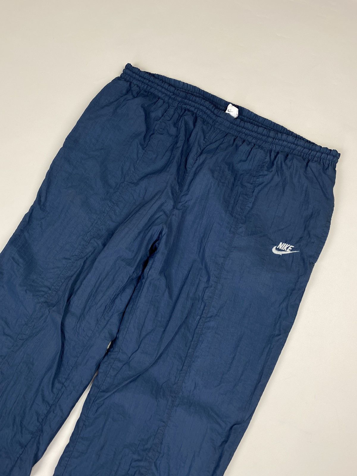Nike Nike vintage men’s nylon track pants size M Size US 32 / EU 48 - 4 Thumbnail