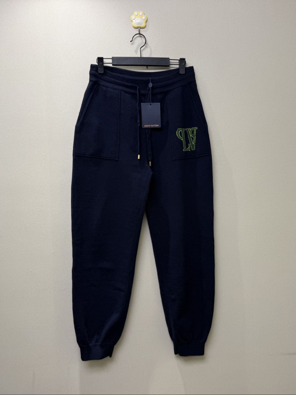 Louis Vuitton Louis Vuitton Monogram Patch Sweatpants Size M Size US 34 / EU 50 - 1 Thumbnail
