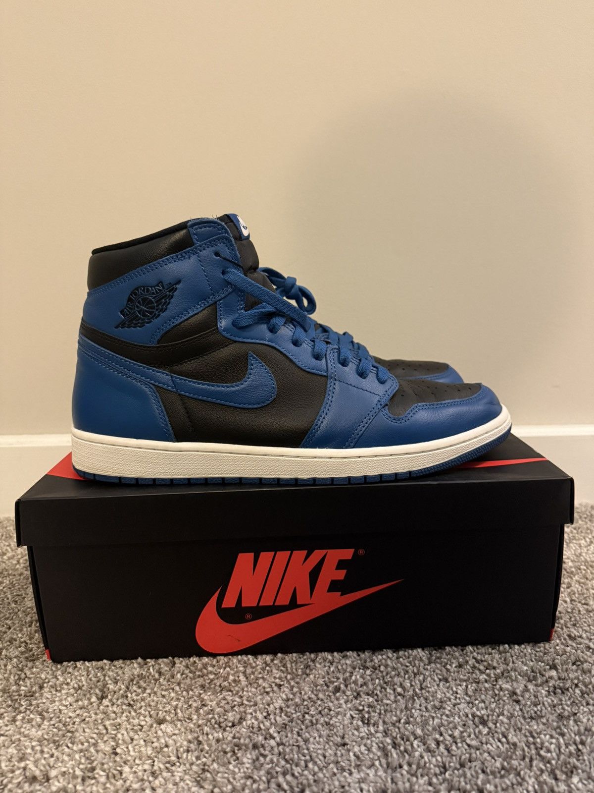 Jordan Brand Air Jordan 1 Retro High OG “Blue Marina” Size US 12 / EU 45 - 1 Thumbnail