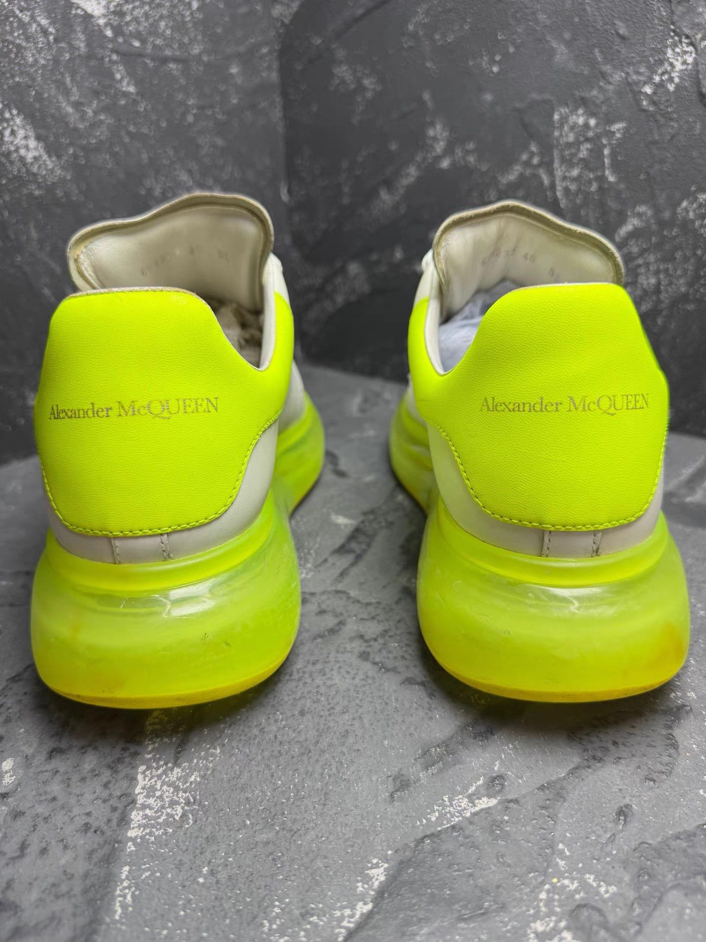 Alexander McQueen Alexander McQueen fluorescent yellow white sneakers Q10 Size US 7 / EU 40 - 6 Thumbnail