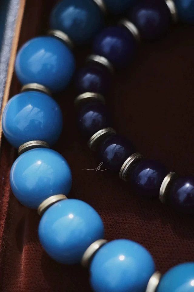 Yves Saint Laurent YSL Vintage 6-Layer Blue Gradient Resin Bead Opera Necklace Size ONE SIZE - 5 Thumbnail