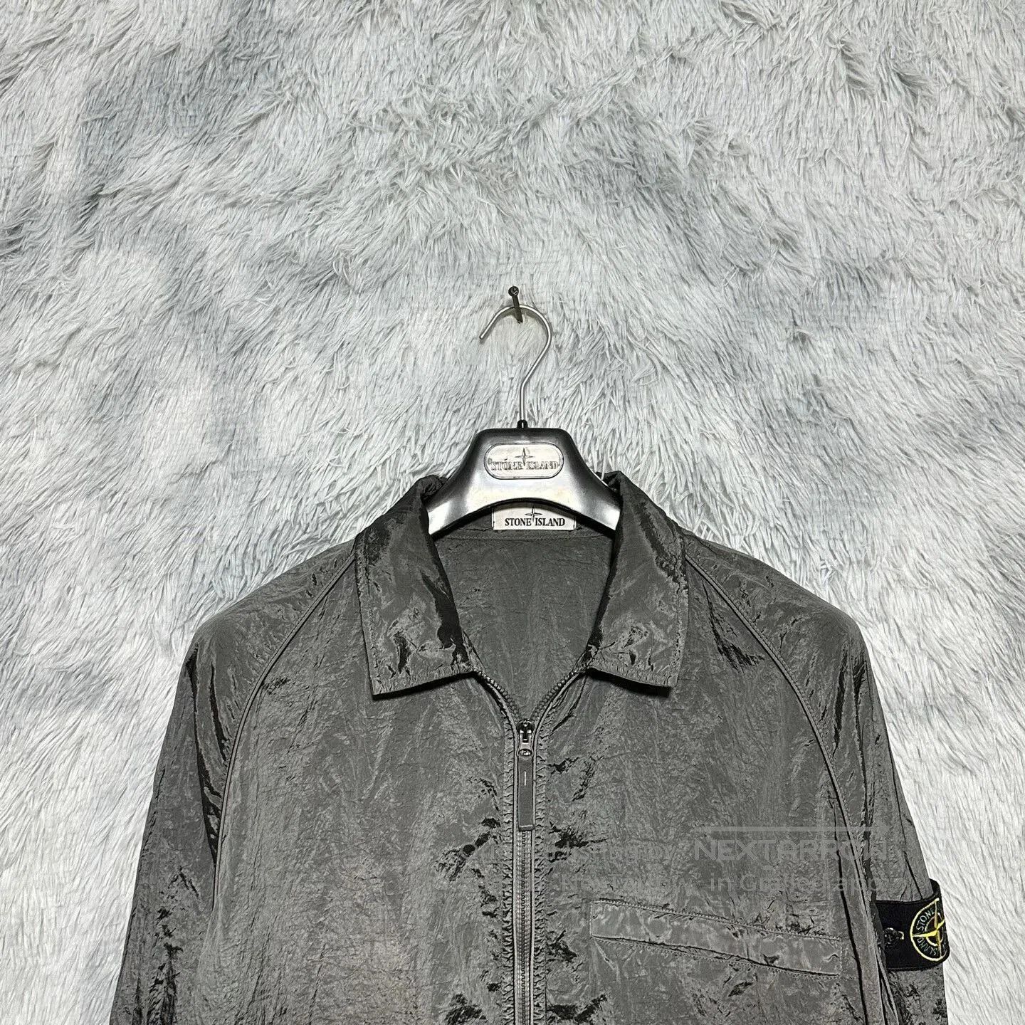 stone island 22ss metallic nylon jacket.