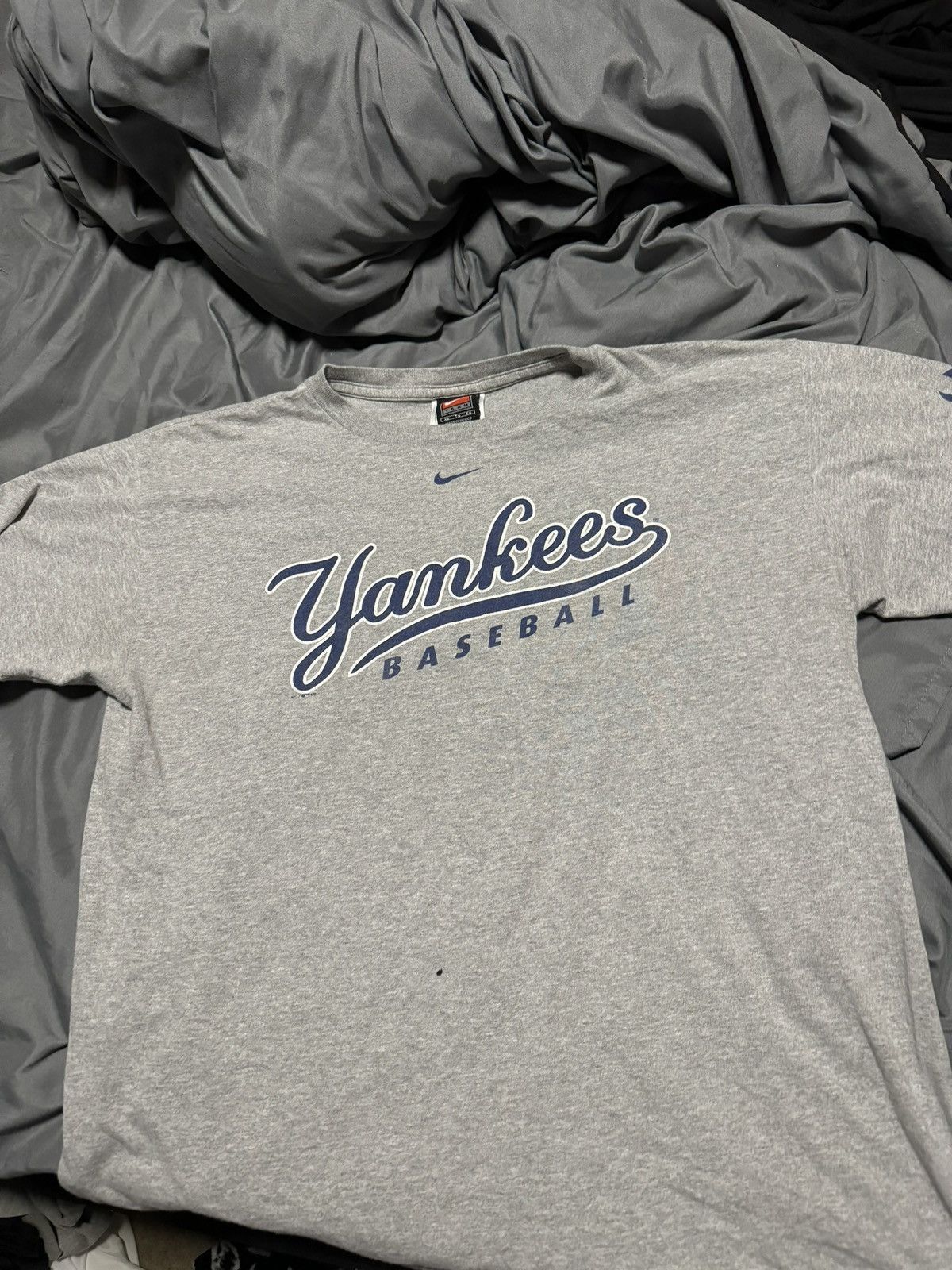 Nike nike center swoosh yankees t shirt Size US L / EU 52-54 / 3 - 1 Thumbnail