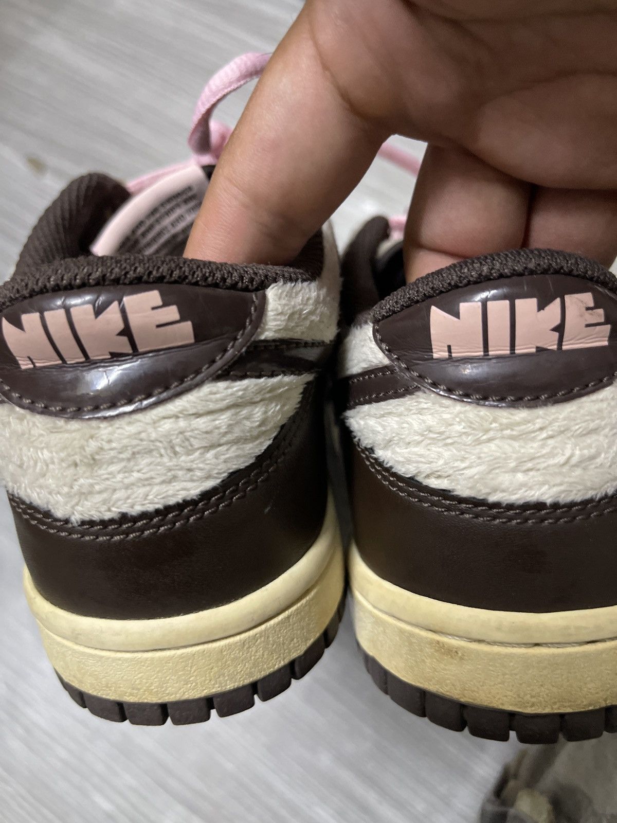 Nike 2009 Nike Dunk Low GS Teddy Bear Japan Exclusive Size US 6 / IT 36 - 8 Thumbnail