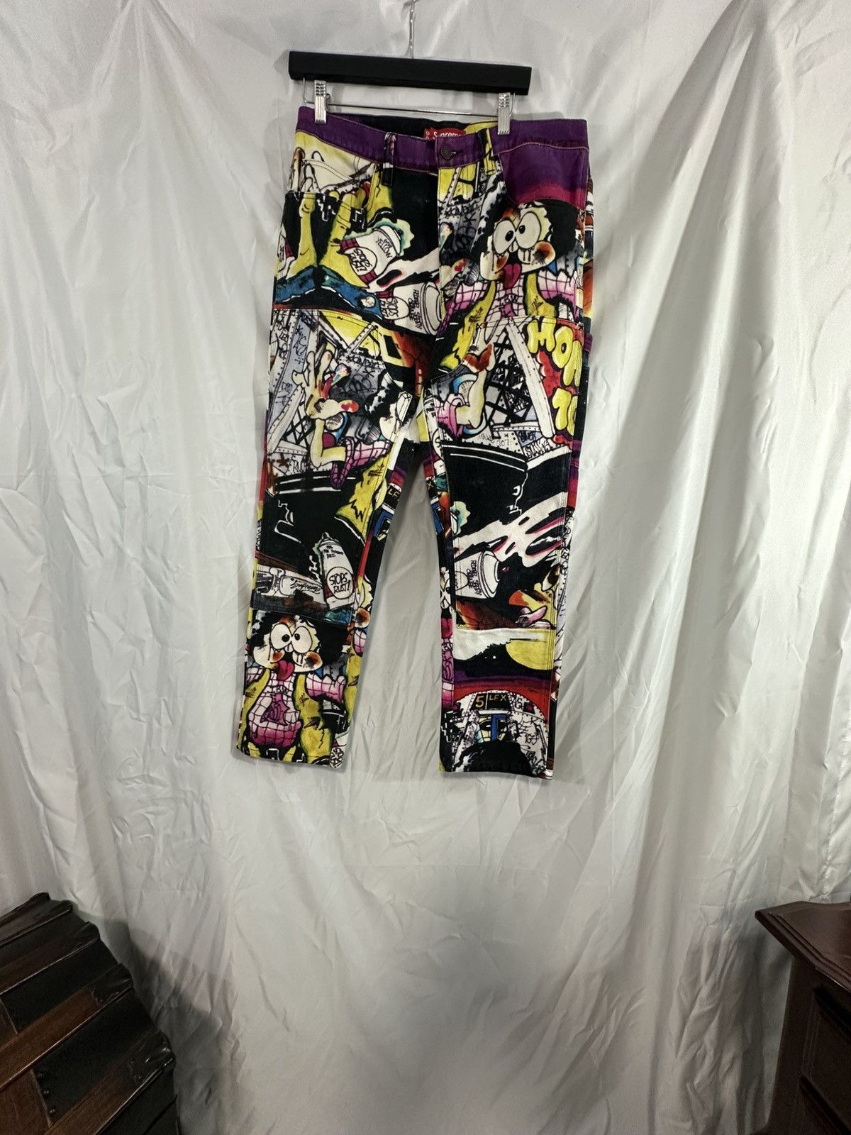 Supreme Supreme Rare Graffiti Size US 34 / EU 50 - 1 Thumbnail