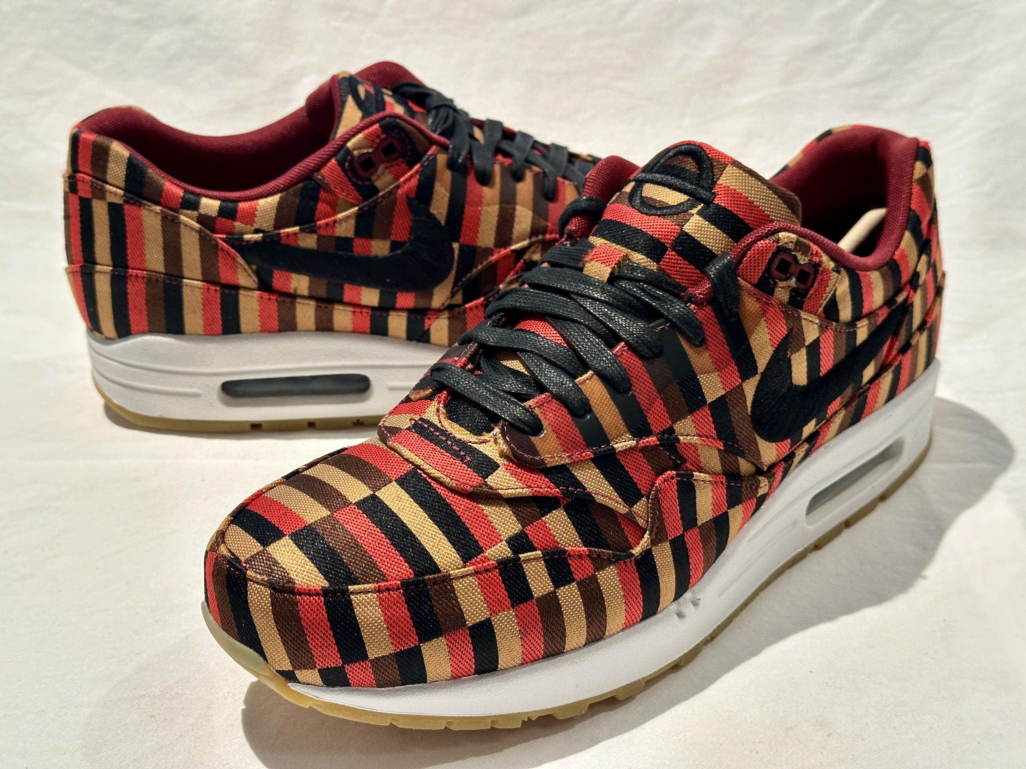 Nike NEW NIKE AIR MAX 1 WOVEN SP LONDON UNDERGROUND ROUNDEL SZ 11 Size US 11 / EU 44 - 8 Thumbnail