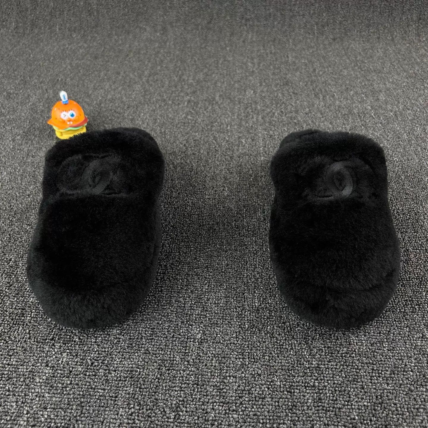 Chanel Chanel Black Fur Slippers Size 39 New Size US 8.5 / IT 38.5 - 2 Thumbnail