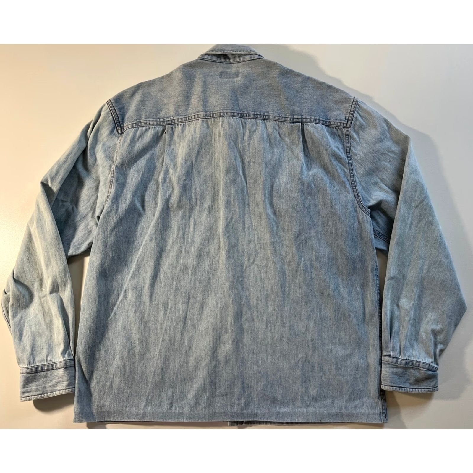 Guess VINTAGE Guess Jeans Button-Up Denim Shirt Mens 90s Americana Sz L Blue Denim Embroidered Pockets Size US L / EU 52-54 / 3 - 3 Thumbnail