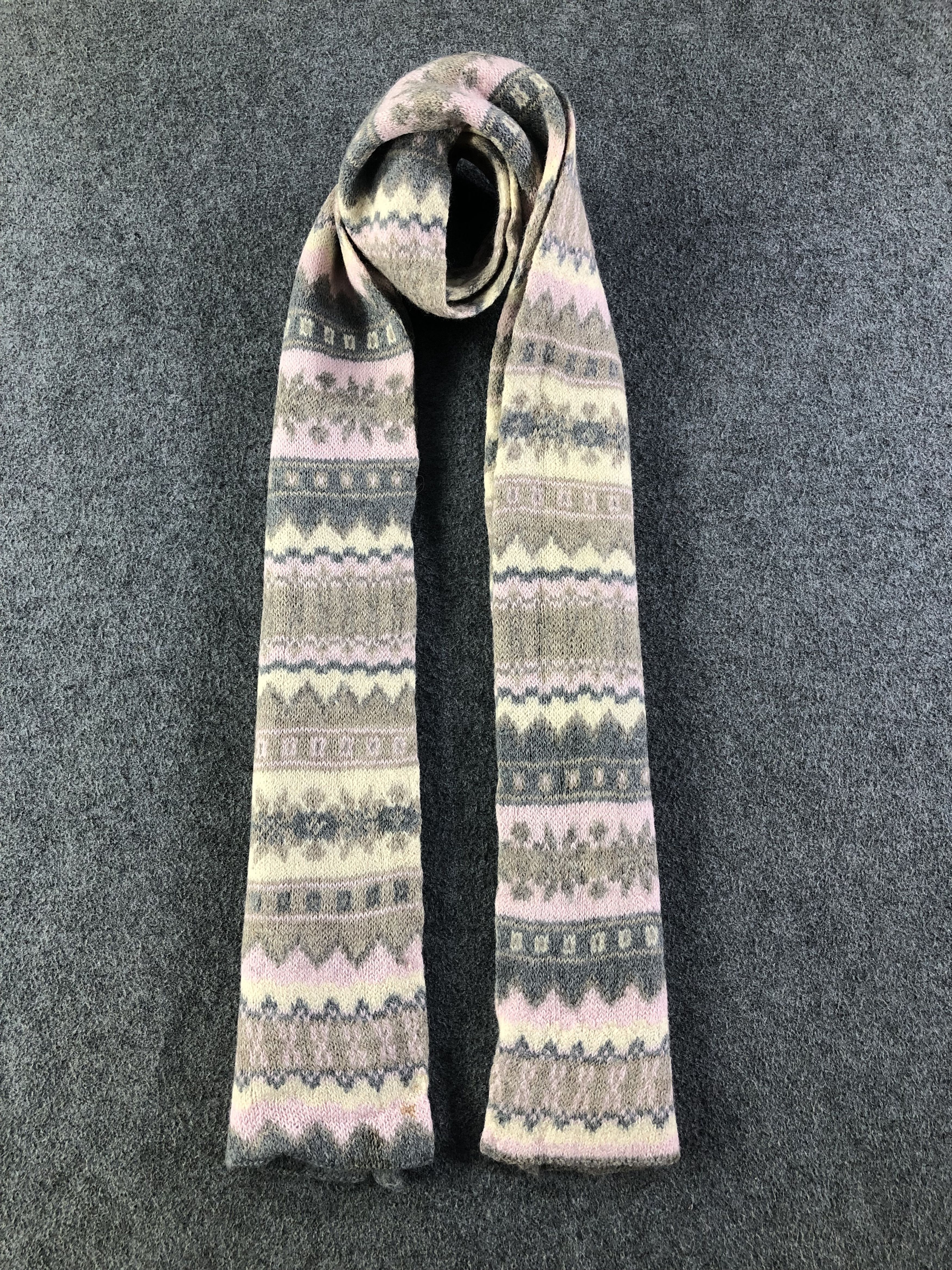 United Colors Of Benetton United Colors Of Benetton Scarf / Muffler / Neckwear Size ONE SIZE - 1 Thumbnail