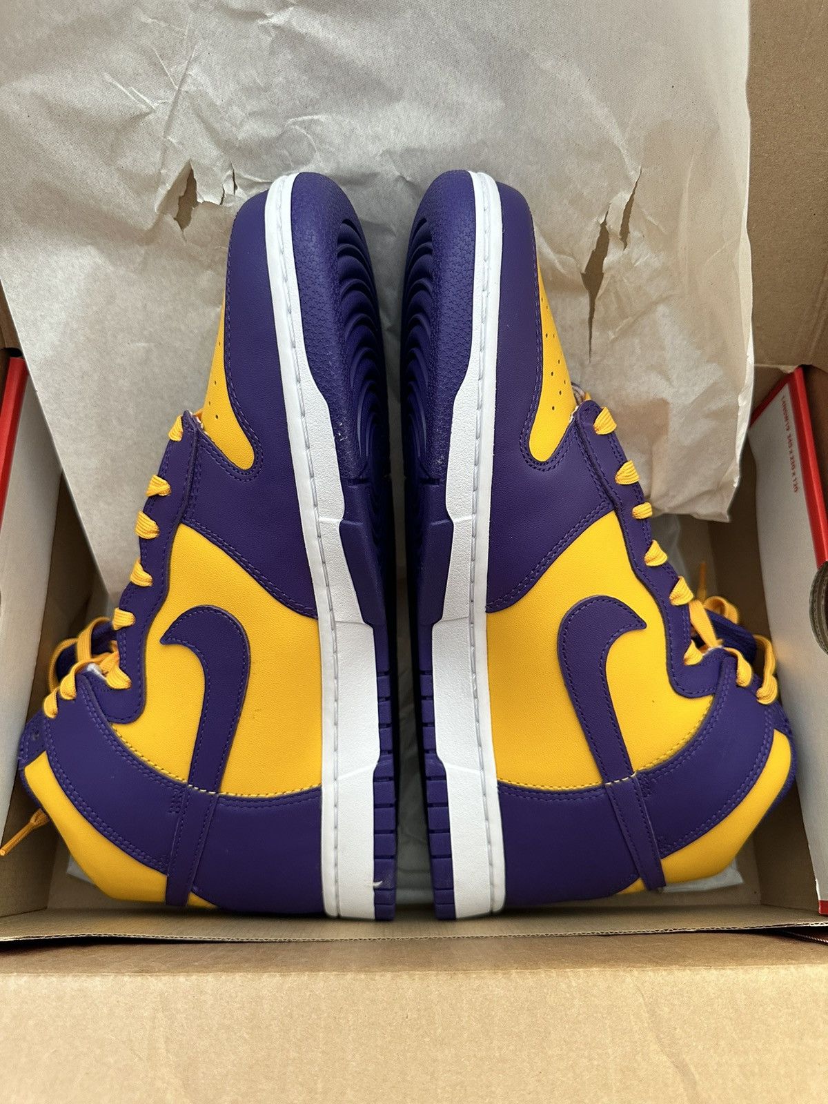 Nike Nike Dunk High Lakers Size US 11 / EU 44 - 3 Thumbnail