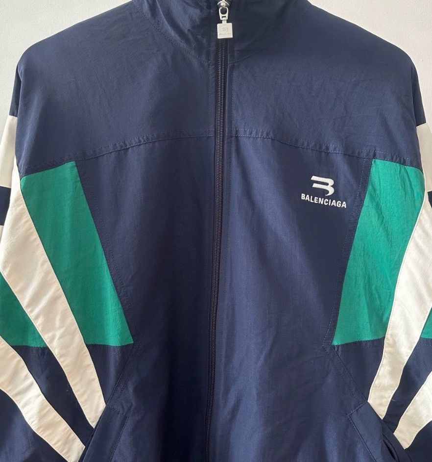 Balenciaga BALENCIAGA FW21 Sporty B Embroidered Logo Spl 2412-Nextarrow Size US M / EU 48-50 / 2 - 3 Thumbnail