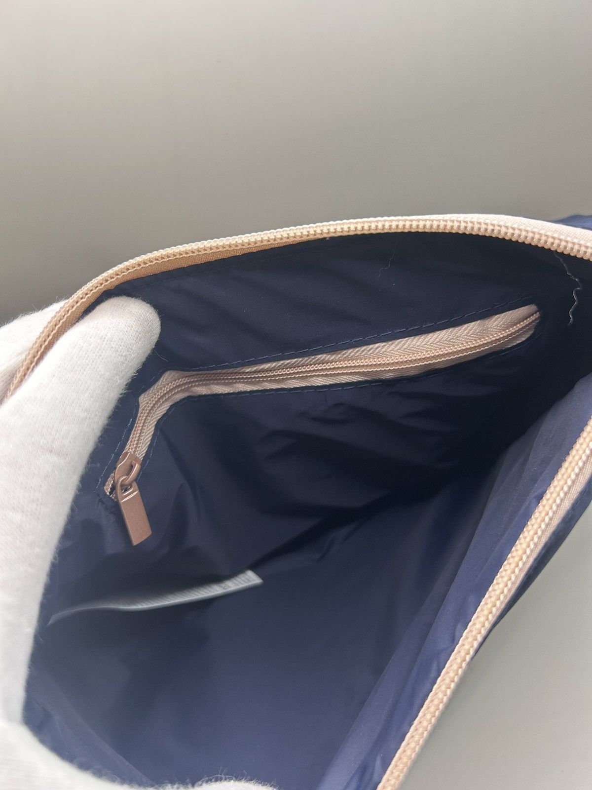 Lacoste Lacoste Eau De Sensuelle Toiletry Bag Size ONE SIZE - 4 Thumbnail