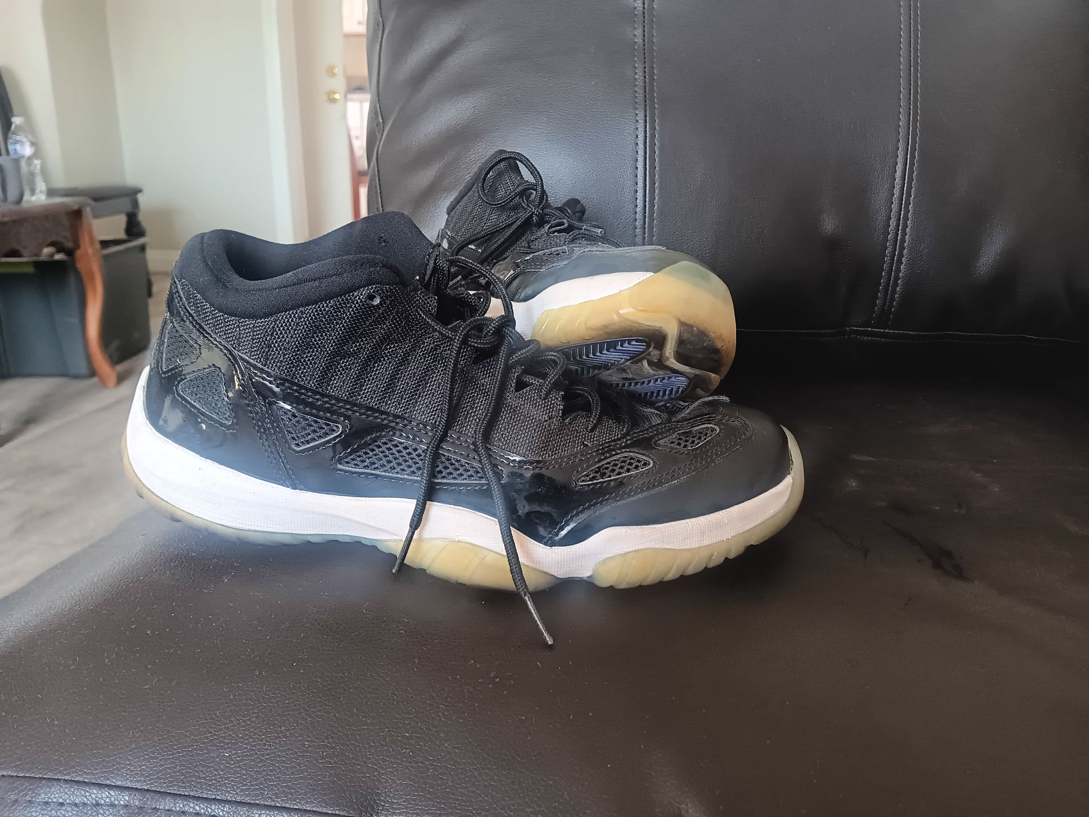 Jordan Brand Nike Air Jordan Retro 11 Size US 12 / EU 45 - 1 Thumbnail