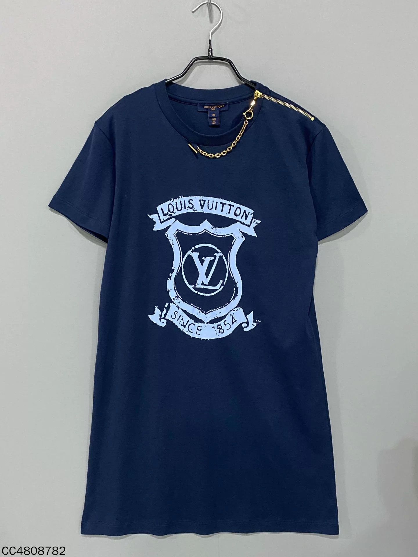 Louis Vuitton Louis Vuitton women's chain badge logo 99 New XS dress Size XS / US 0-2 / IT 36-38 - 2 Thumbnail