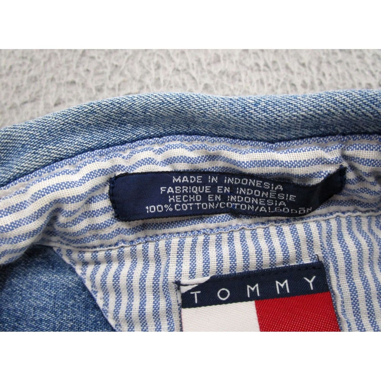 Tommy Hilfiger VTG Tommy Hilfiger Denim Button Front Shirt Mens XL Blue Cotton Button-Up Grunge Streetwear Logo Pocket Collared Casual Classic Shirt Size US XL / EU 56 / 4 - 3 Thumbnail