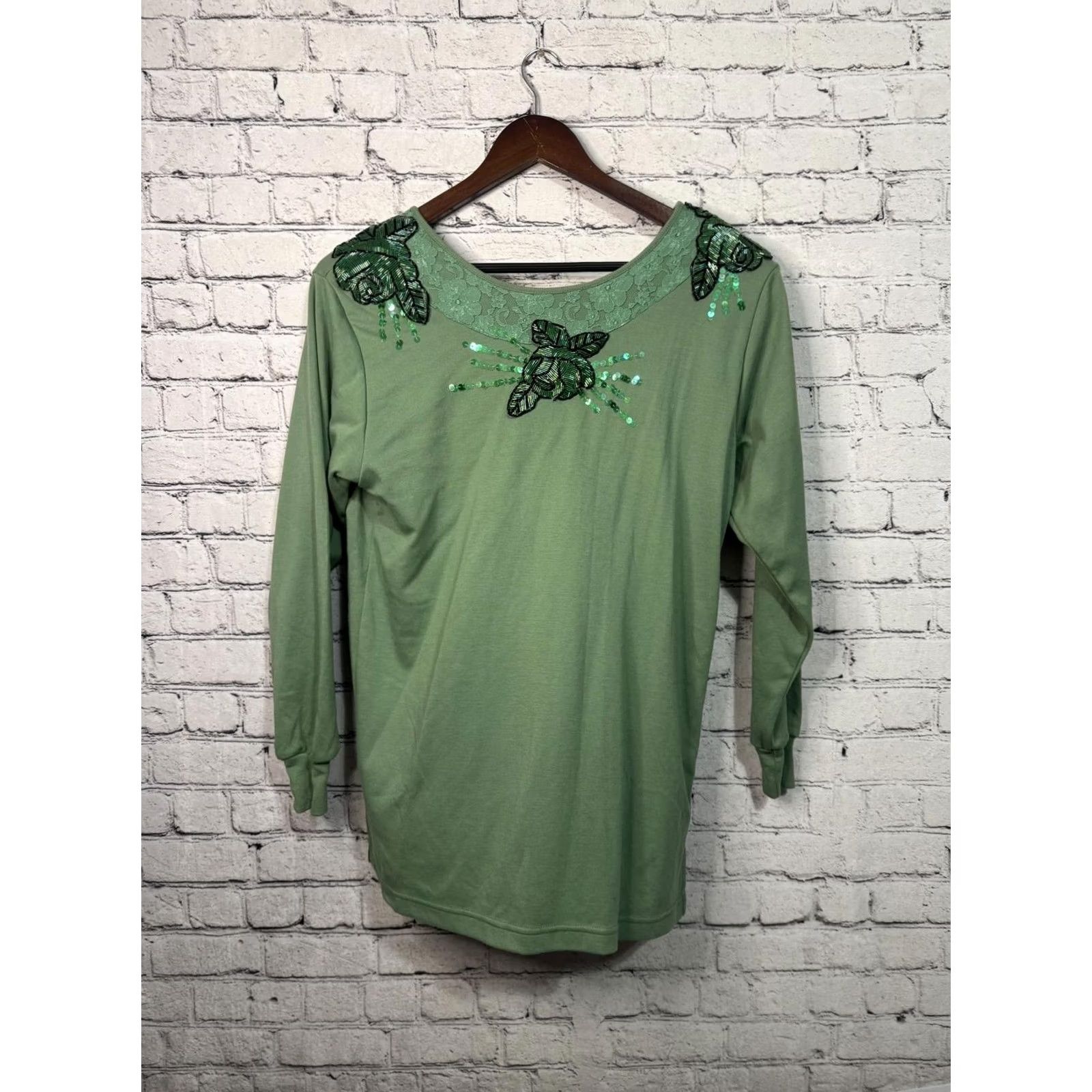 Vintage VINTAGE Lacy Afternoon Women's Long Sleeve Top Green Sequin Floral Lace Detail M Regular Size M Size M / US 6-8 / IT 42-44 - 4 Thumbnail