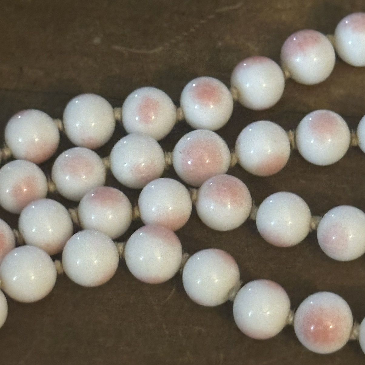 Vintage Vintage Angel Skin coral milk glass layered bead necklace Size ONE SIZE - 3 Thumbnail
