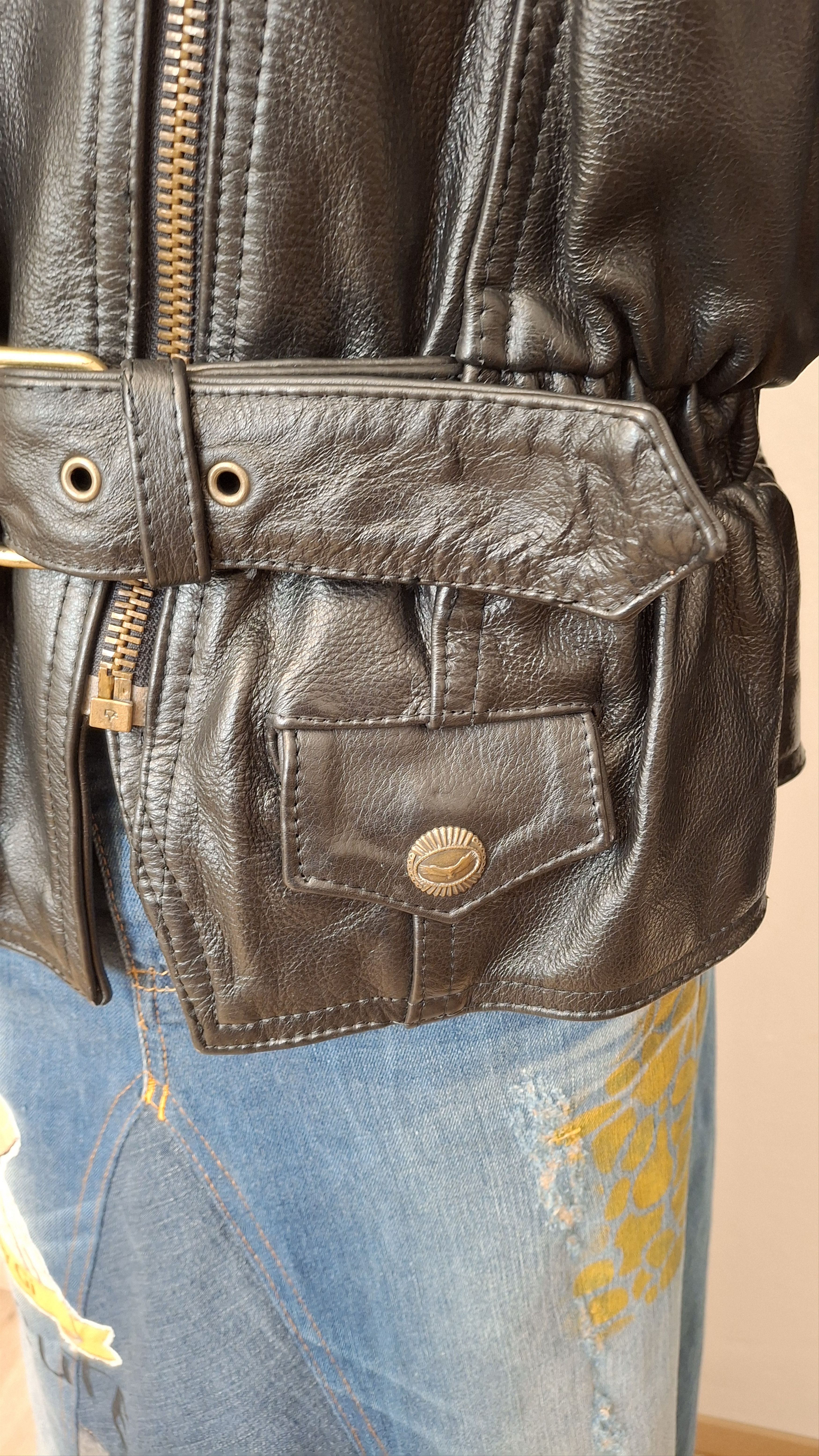 Vintage Vintage Black Leather Moto Jacket Size M / US 6-8 / IT 42-44 - 4 Thumbnail