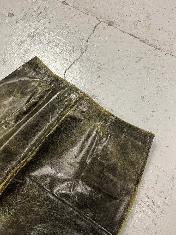 Roberto Cavalli SS2001 Roberto Cavalli Eroded Olive Leather Mini Skirt Size 28" / US 6 / IT 42 - 5 Thumbnail