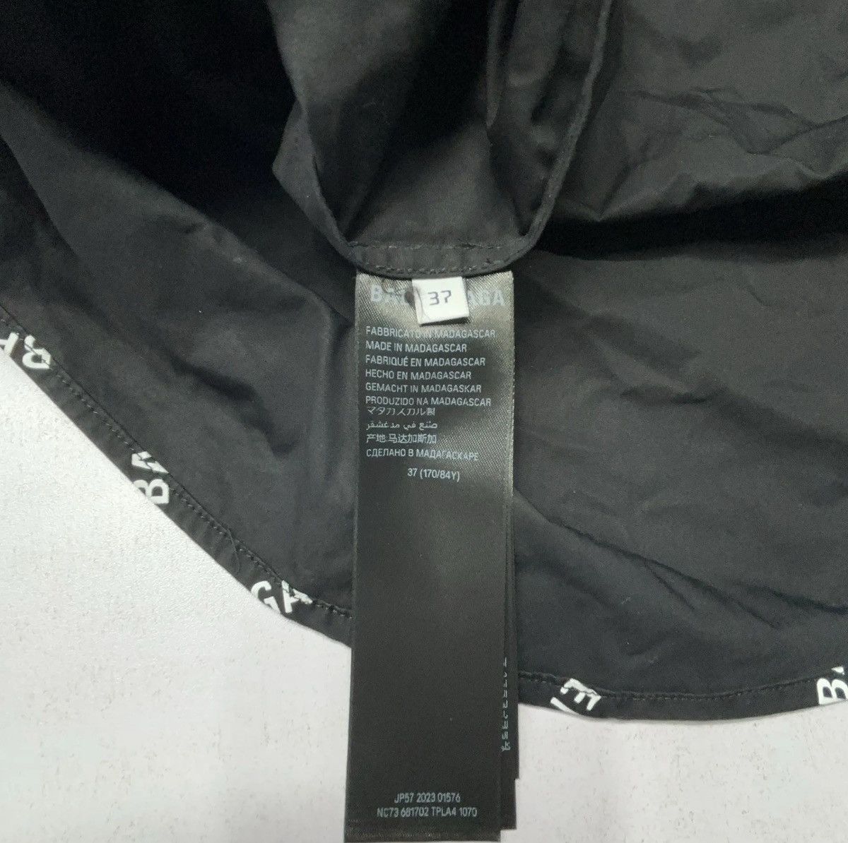Balenciaga Balenciaga All-Over Logo Short-Sleeve Shirt in Black/White Size US M / EU 48-50 / 2 - 3 Thumbnail