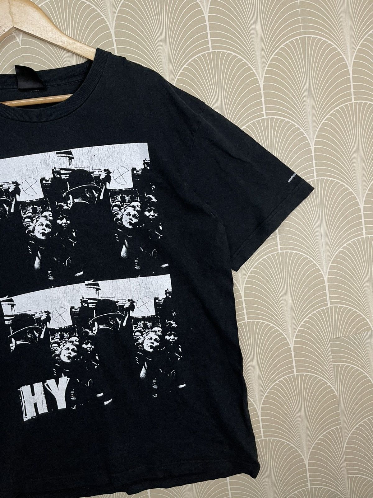 Japanese Brand 2000s BOOTLEGBOOTH JAPANESE STREETWEAR TSHIRT RARE GRAPHIC Size US L / EU 52-54 / 3 - 4 Thumbnail