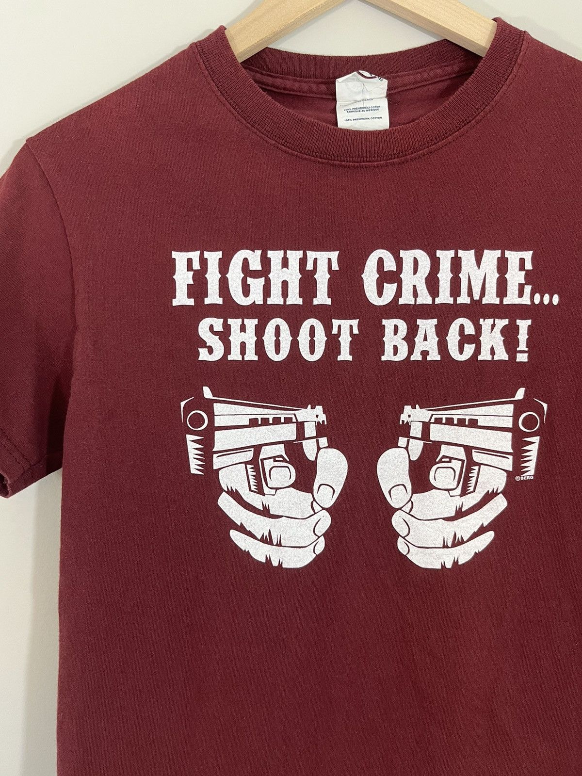 Vintage Fight Crime Gun Pistol Graphic Tee Size US S / EU 44-46 / 1 - 2 Thumbnail