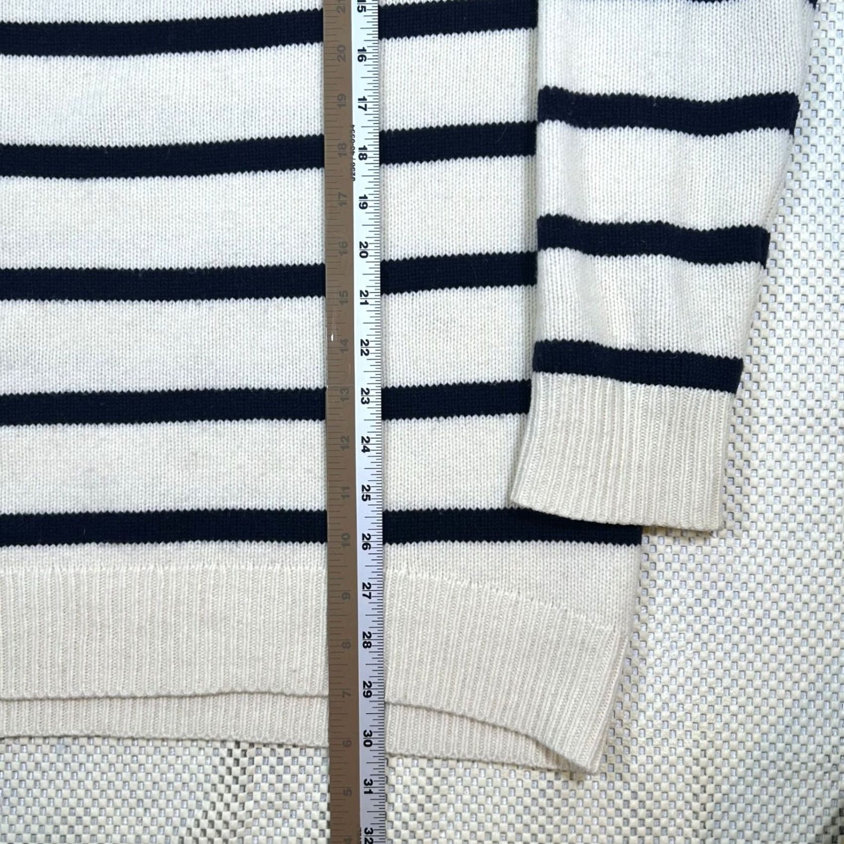 J.Crew J.CREW Sweater Womens S Ivory Striped Oversized Merino Wool Neck Pullover Size S / US 4 / IT 40 - 7 Thumbnail