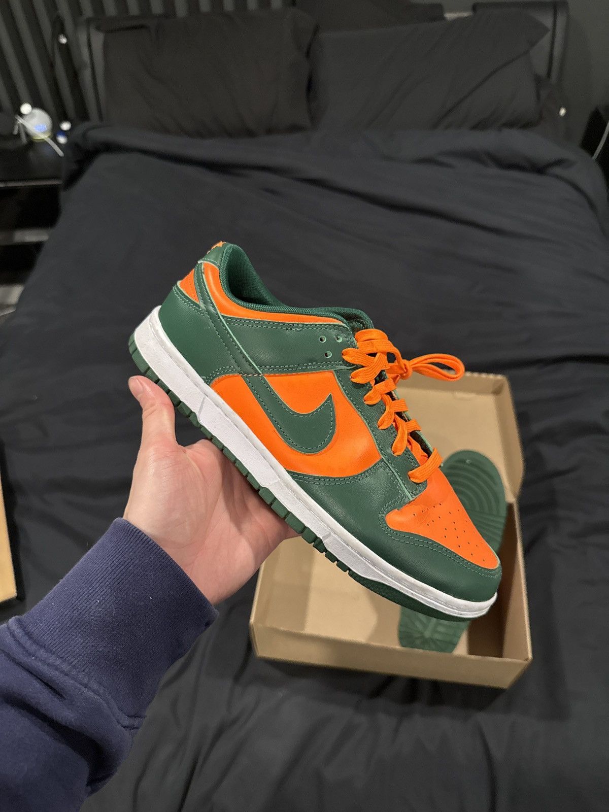 Nike Miami Hurricane- Nike SB Dunk Low Size US 9 / EU 42 - 2 Thumbnail