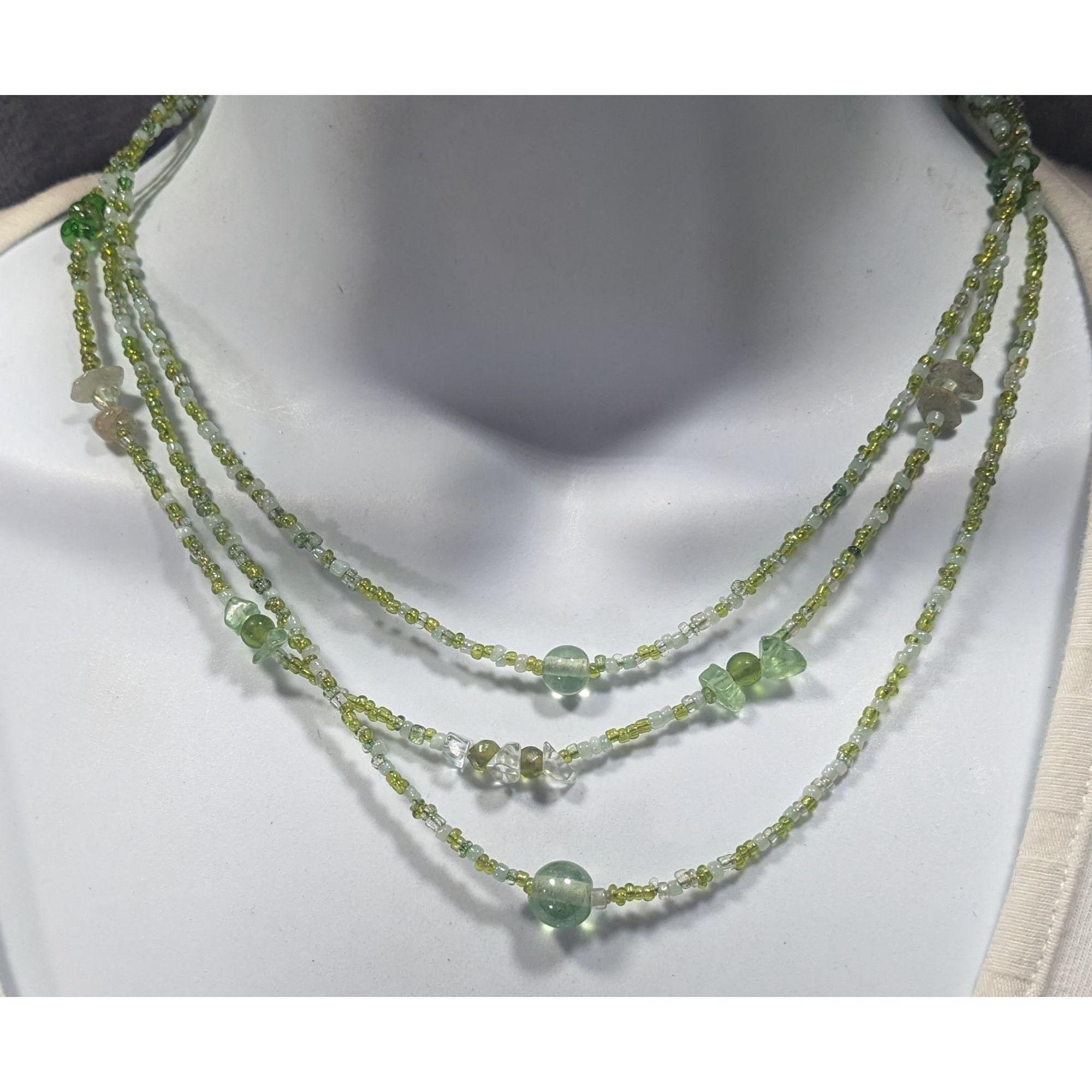 Other Nature Inspired Green Glass Layered Beaded Necklace Size ONE SIZE - 4 Thumbnail