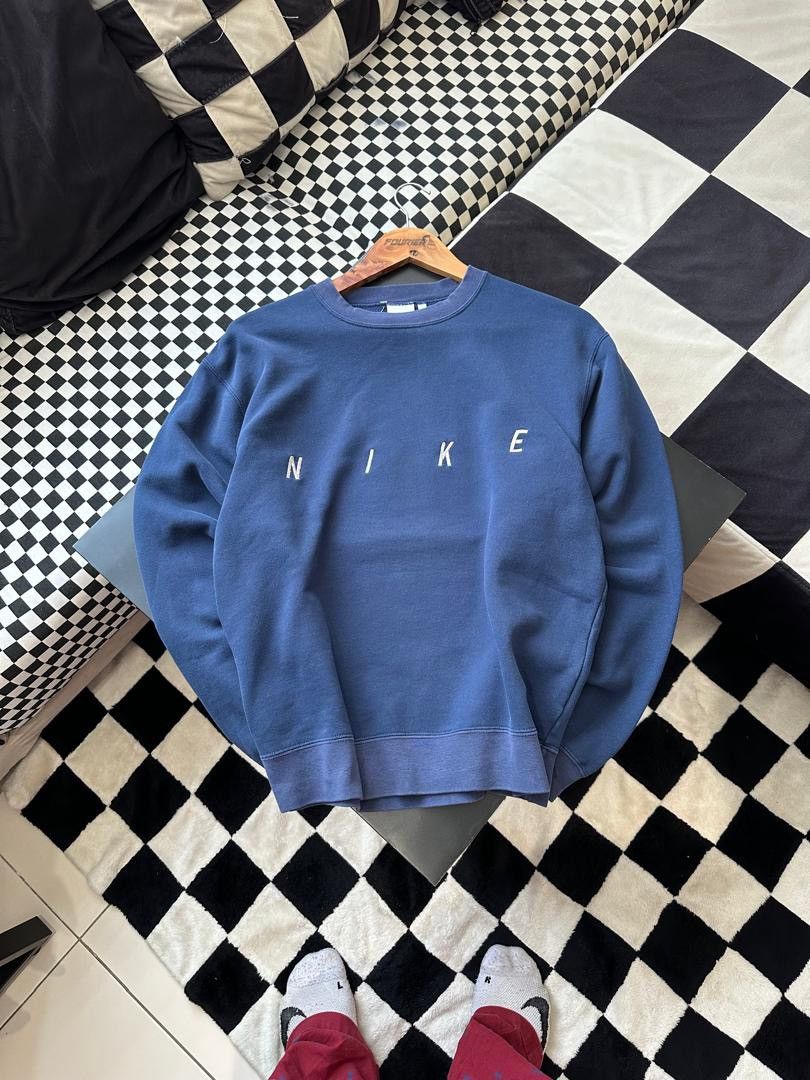 Vintage nike embroidered spell out sweatshir hotsell