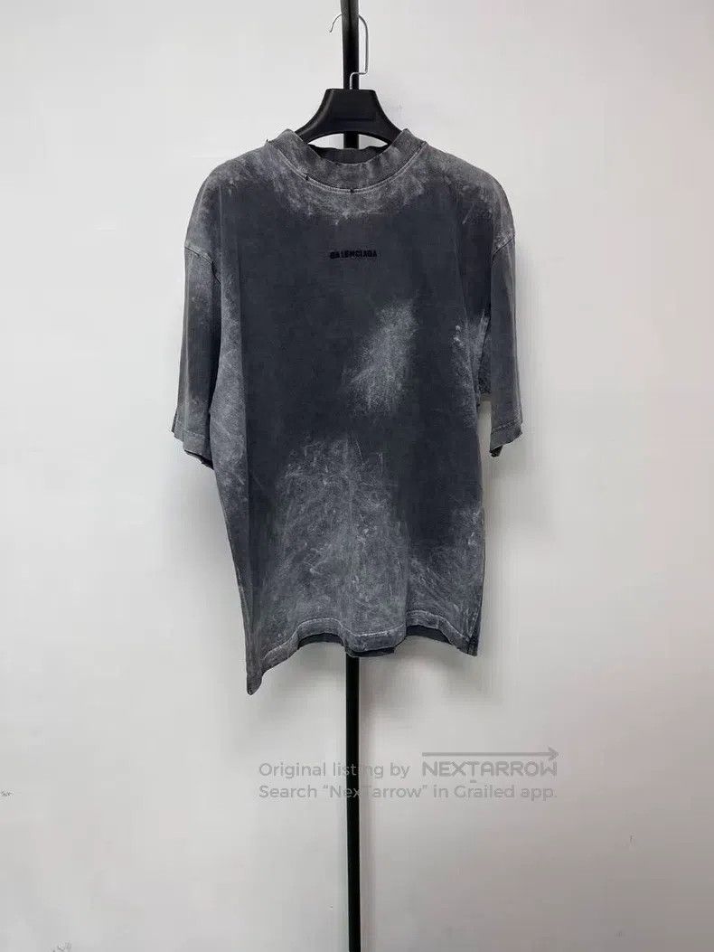 Balenciaga Balenciaga Letter Emblem Embroidered Crewneck Short Sleeve Size US S / EU 44-46 / 1 - 1 Thumbnail