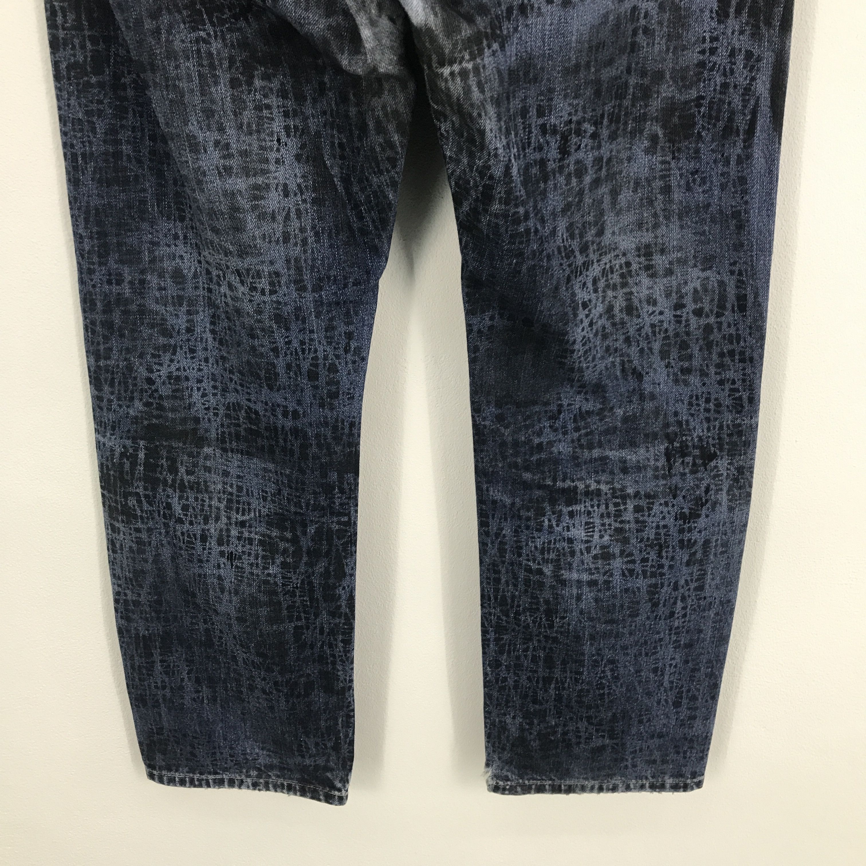 Japanese Brand × Uniqlo Rare Uniqlo Regular Custom Art Style Denim Jeans Size US 35 - 6 Thumbnail
