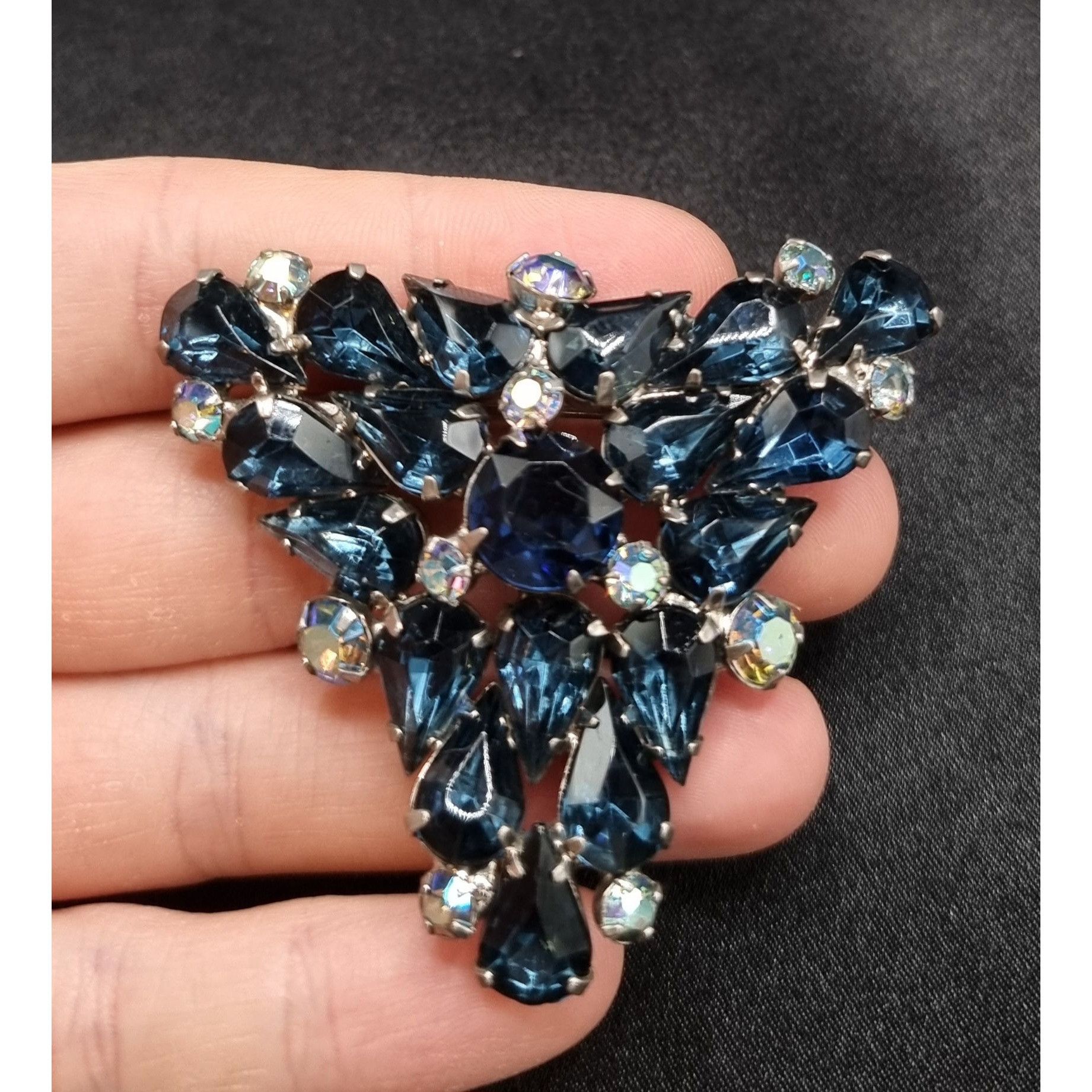 Vintage Rare Find Vintage 1950's Sapphire Blue Rhinestone Brooch Wit Size ONE SIZE - 4 Thumbnail