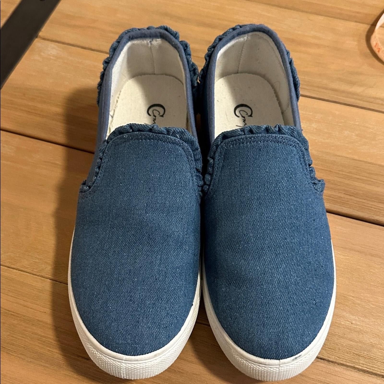 Comfort Colors Comfort size 8 denim ruffle Blue Slip-On Sneakers Size US 8 / IT 38 - 4 Thumbnail