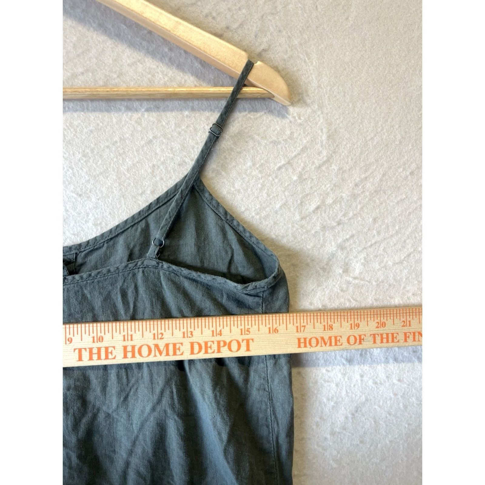 Forever 21 FOREVER 21 Olive Green Romper Waist Button Front Pockets Small Size 28" / US 6 / IT 42 - 3 Thumbnail