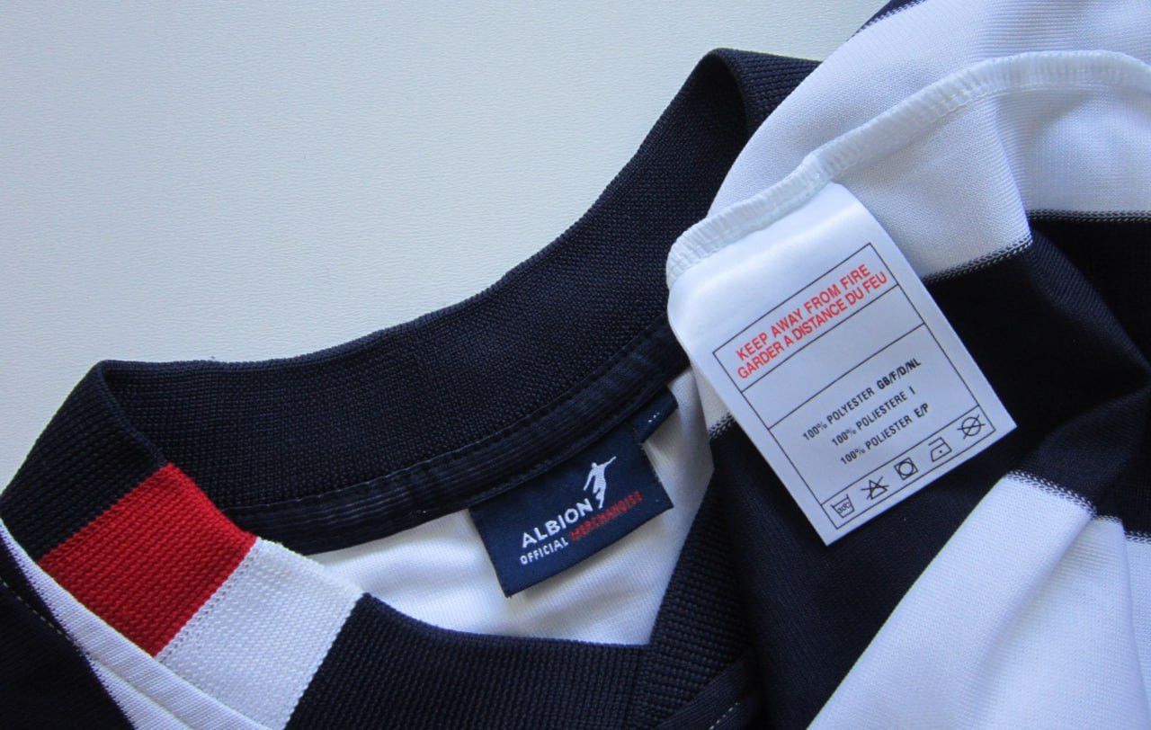 Vintage Diadora West Bromwich Soccer Jersey 2004-2005 Home Size US XL / EU 56 / 4 - 6 Thumbnail