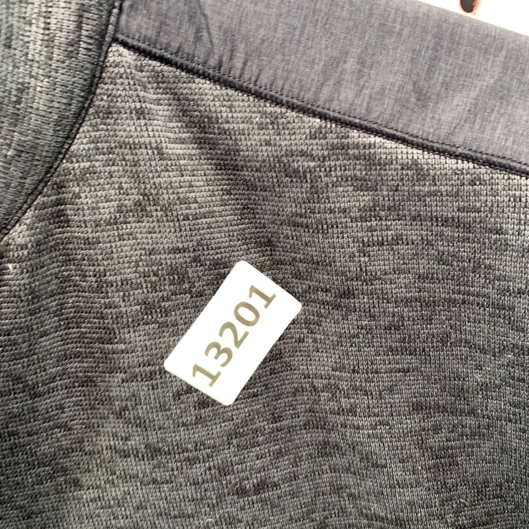Logo 7 GREG NORMAN Sweater Pullover 2XL Gray Black Shark Logo Golf 1/4 Snap Mens Size US XXL / EU 58 / 5 - 7 Thumbnail