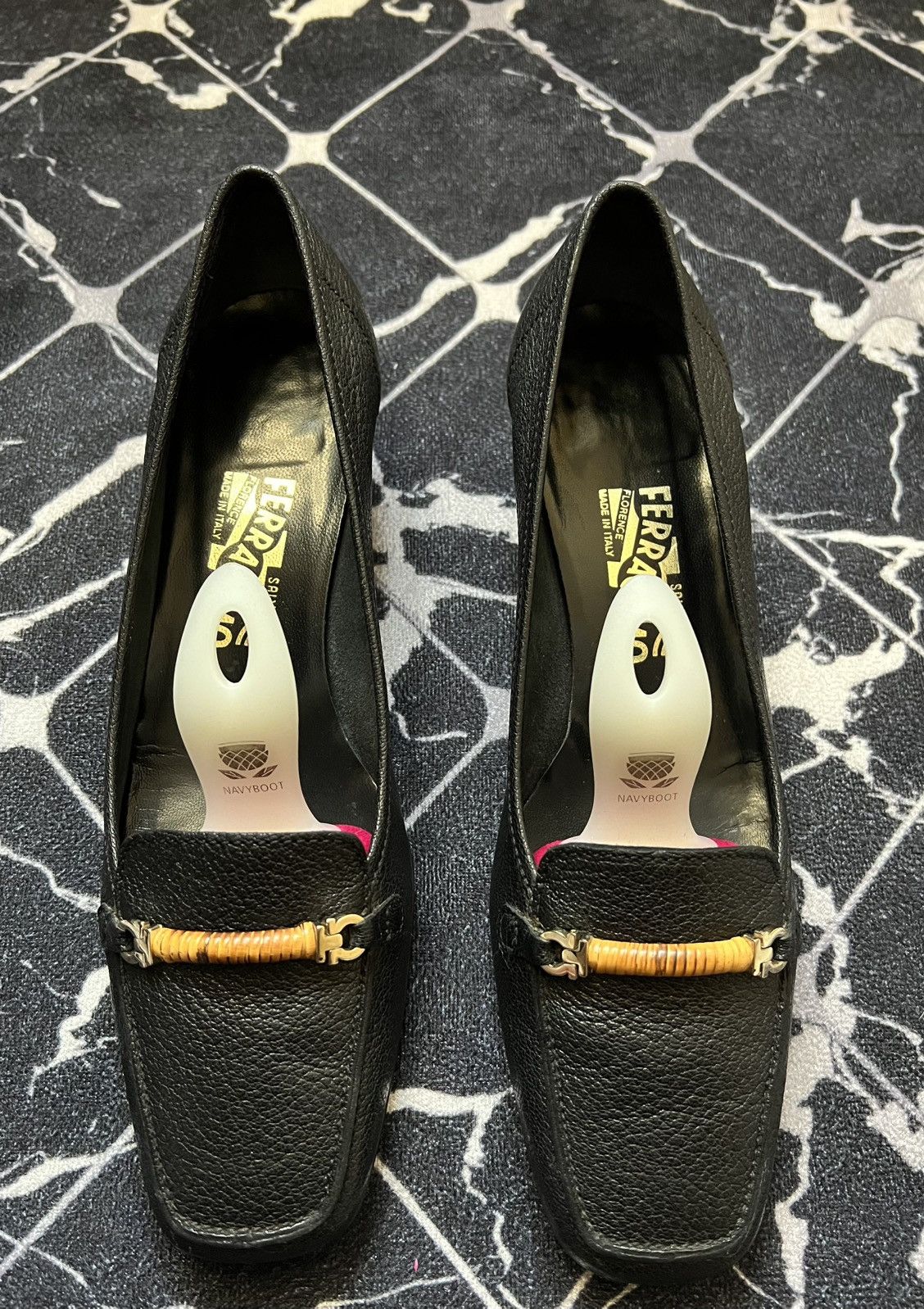 Salvatore Ferragamo Salvatore Ferragamo women heel shoes 9 size flats mules Size US 9 / IT 39 - 2 Thumbnail