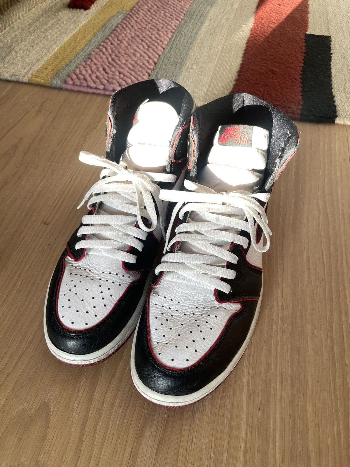 Jordan Brand Air Jordan 1 Retro High OG 'Bloodline' 2019 Size US 12 / EU 45 - 4 Thumbnail