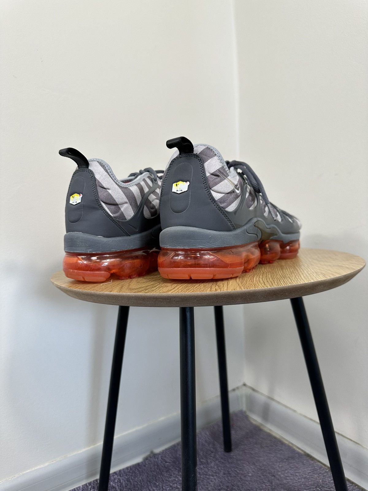 Nike Nike Air VaporMax Plus Wolf Grey Striped Sneakers Shoes Size US 12 / EU 45 - 6 Thumbnail