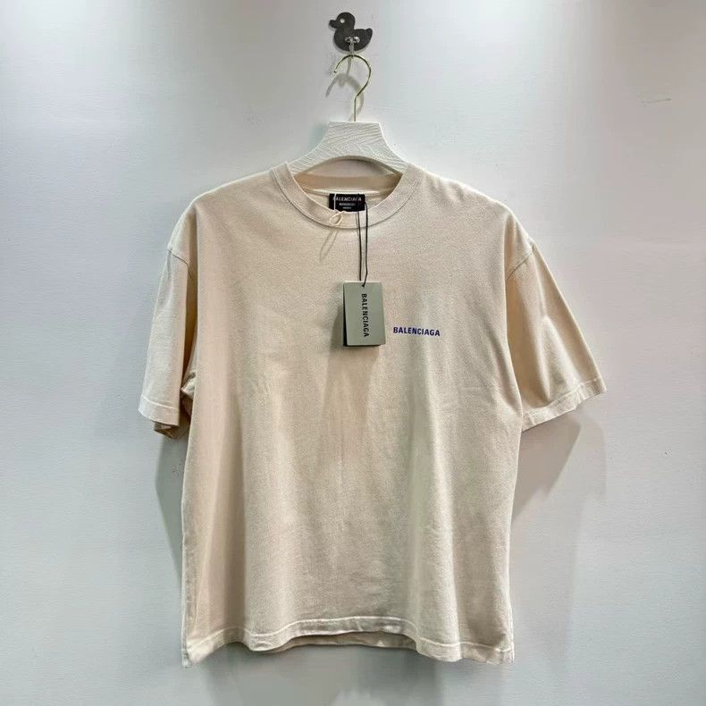 Other Balenciaga Front and back monogrammed Logo short sleeves Size US S / EU 44-46 / 1 - 1 Thumbnail