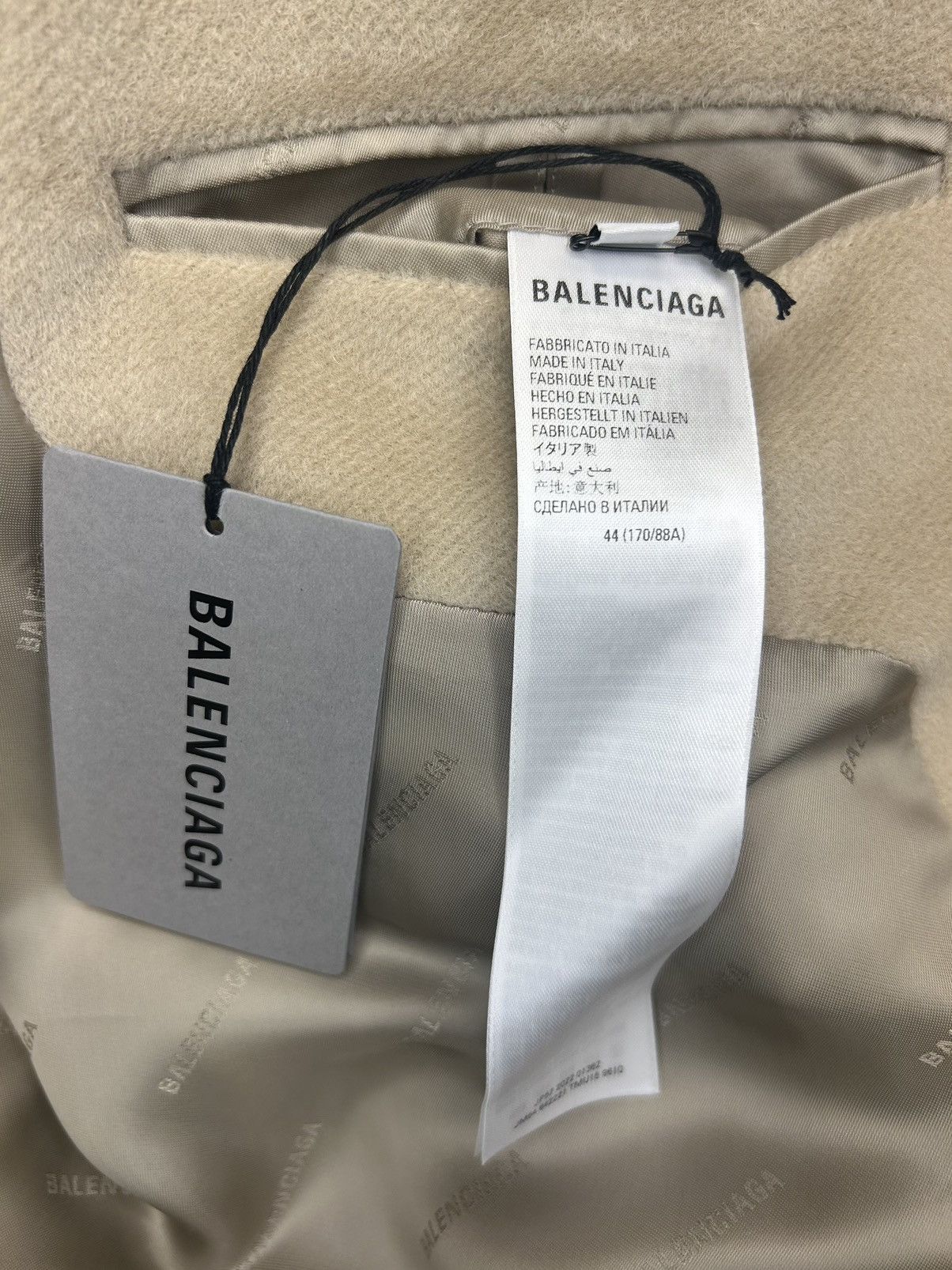 Balenciaga Balenciaga Oversized Brushed Coat in Camel Size US S / EU 44-46 / 1 - 5 Thumbnail