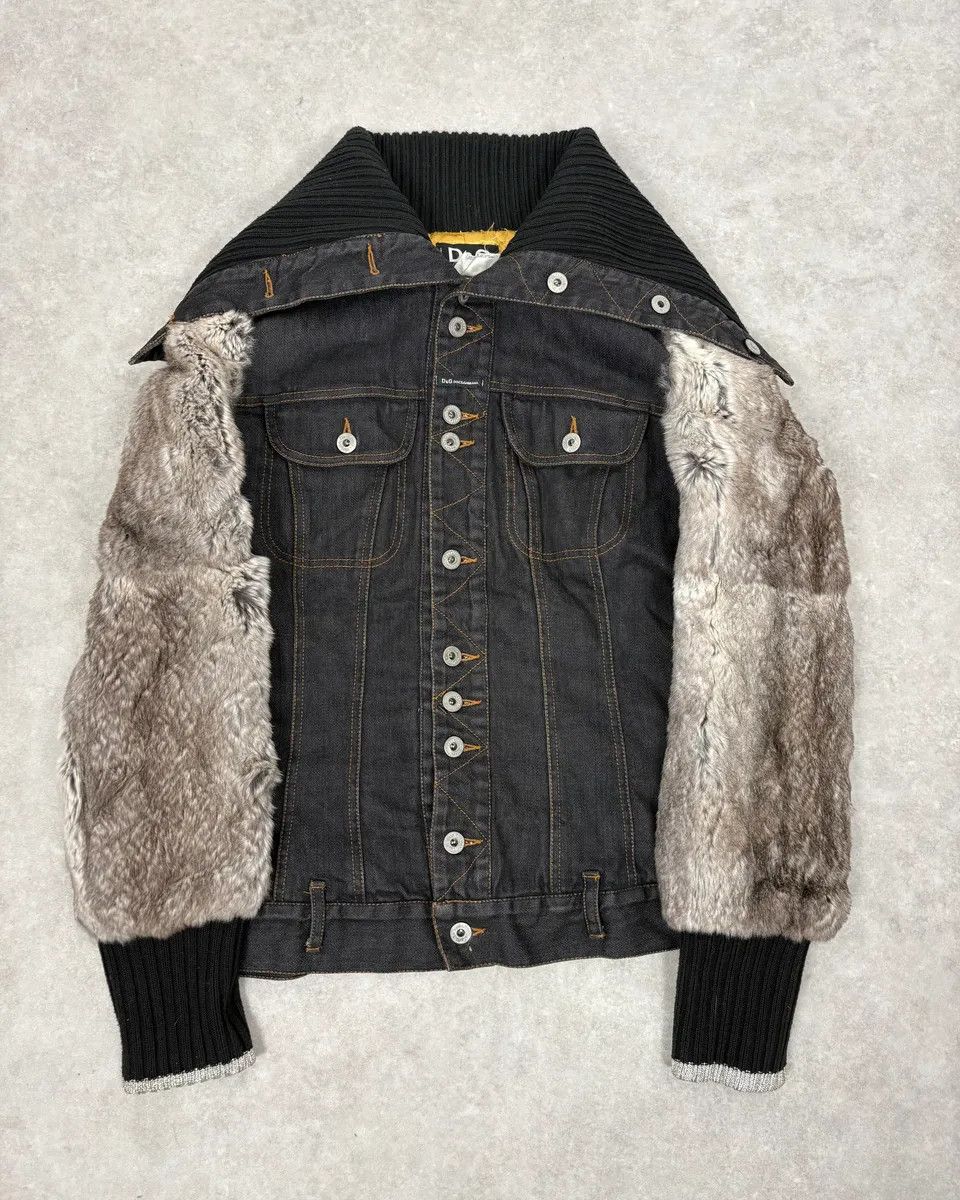 Dolce & Gabbana 2000s Dolce & Gabbana Navy Denim Buttoned Fur Arms Jacket Size US S / EU 44-46 / 1 - 1 Thumbnail